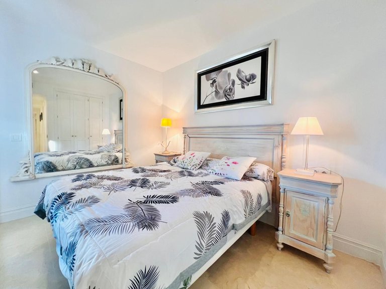 Apartment for Sale in The Golden Mile, Malaga 11