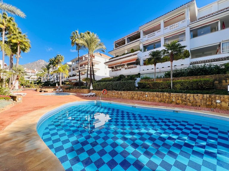 Apartment for Sale in The Golden Mile, Malaga 19