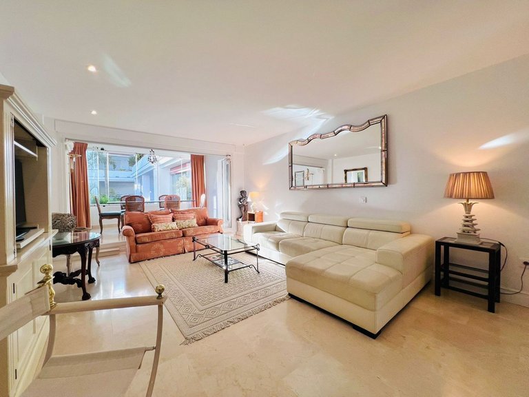 Apartment for Sale in The Golden Mile, Malaga 3