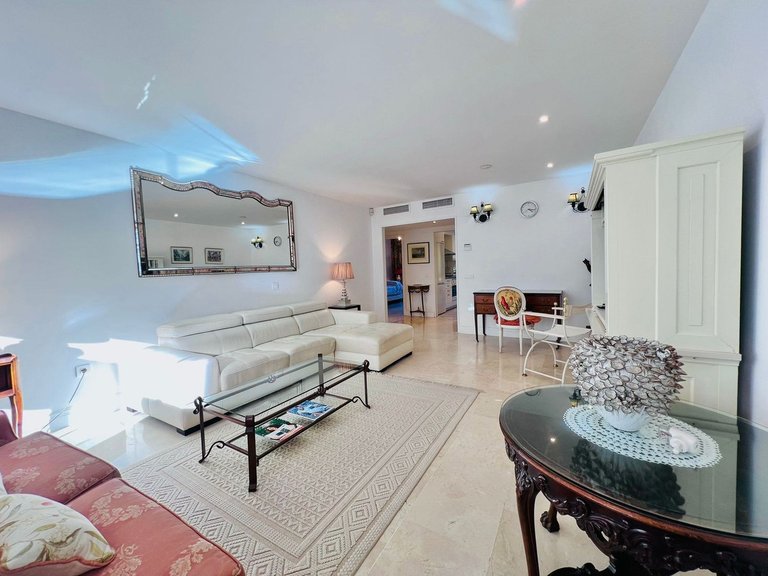 Apartment for Sale in The Golden Mile, Malaga 6