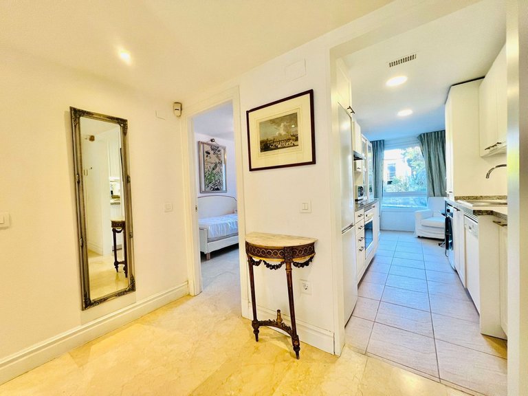 Apartment for Sale in The Golden Mile, Malaga 7