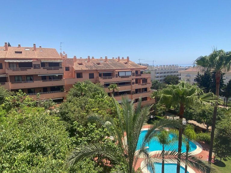 Apartment for Sale in Costa del Sol, The Golden Mile, Malaga 1
