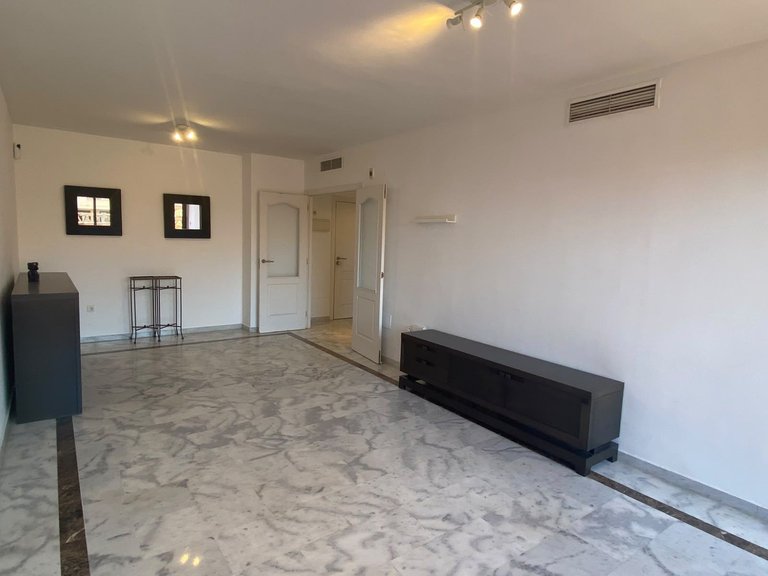 Apartment for Sale in Costa del Sol, The Golden Mile, Malaga 7