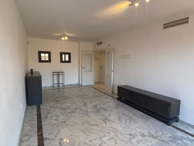 Apartment for Sale in Costa del Sol, The Golden Mile, Malaga 9