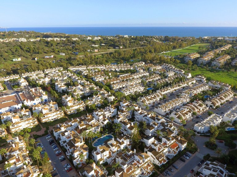 Apartment for Sale in Nueva Andalucía, Malaga 2