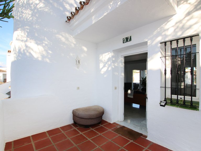 Apartment for Sale in Nueva Andalucía, Malaga 23