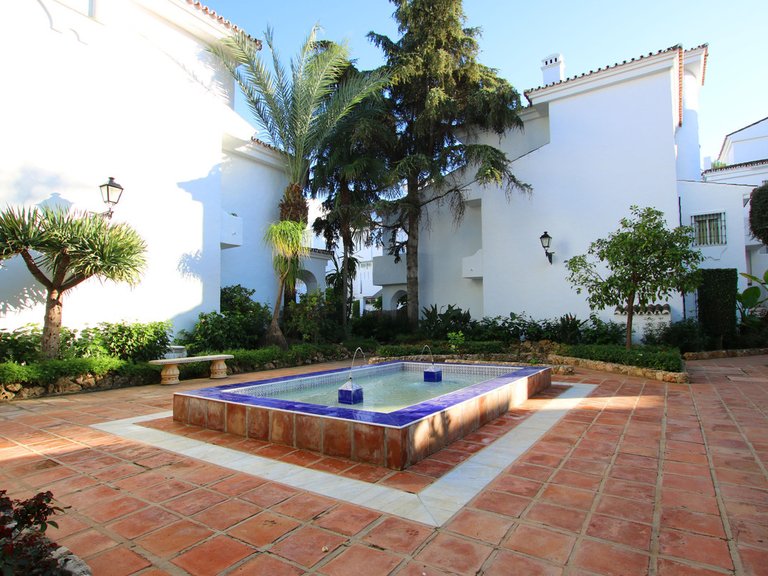 Apartment for Sale in Nueva Andalucía, Malaga 24