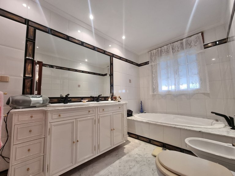 Villa for Sale in Alhaurín El Grande, Malaga 17
