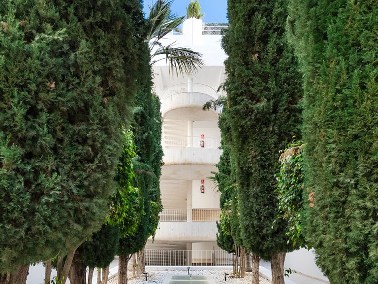 Apartment for Sale in The Golden Mile, Malaga 11