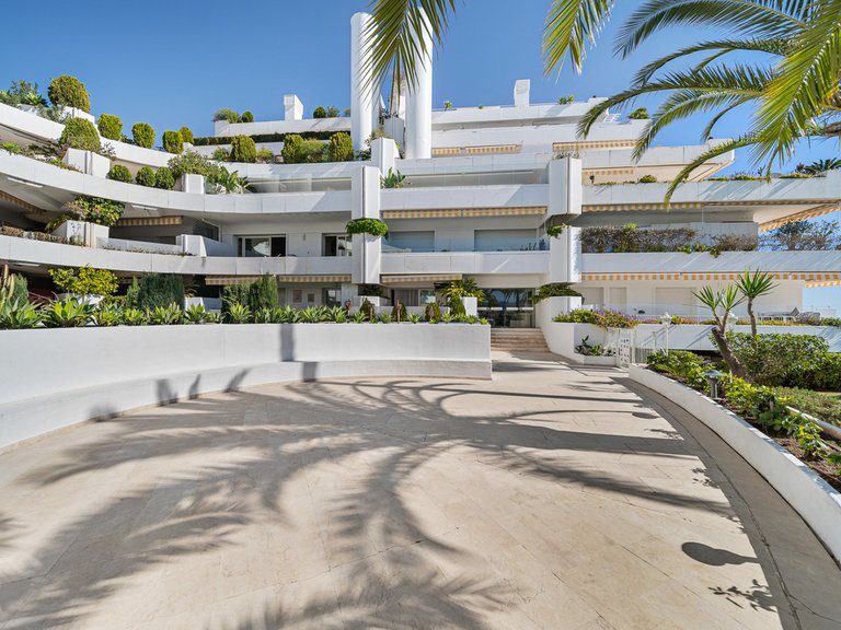 Apartment for Sale in The Golden Mile, Malaga 12