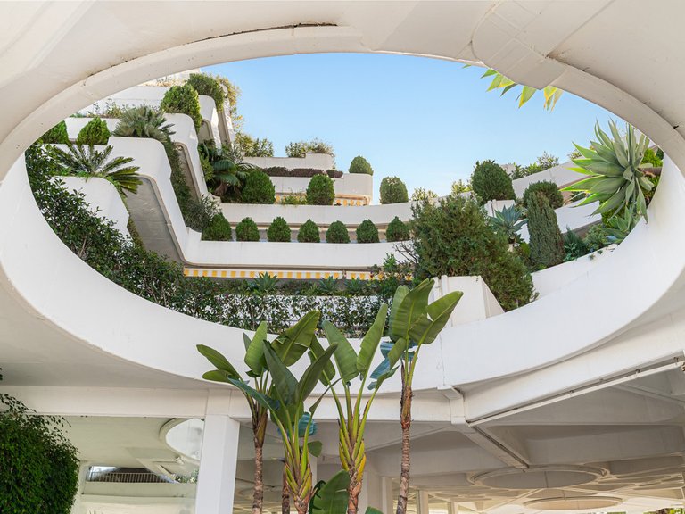 Apartment for Sale in The Golden Mile, Malaga 15