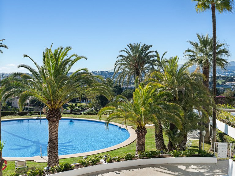 Apartment for Sale in The Golden Mile, Malaga 21
