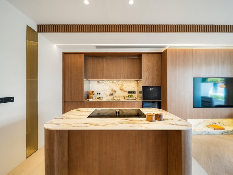 Apartment for Sale in The Golden Mile, Malaga 32