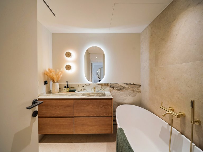 Apartment for Sale in The Golden Mile, Malaga 40