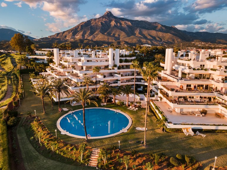 Apartment for Sale in The Golden Mile, Malaga 5
