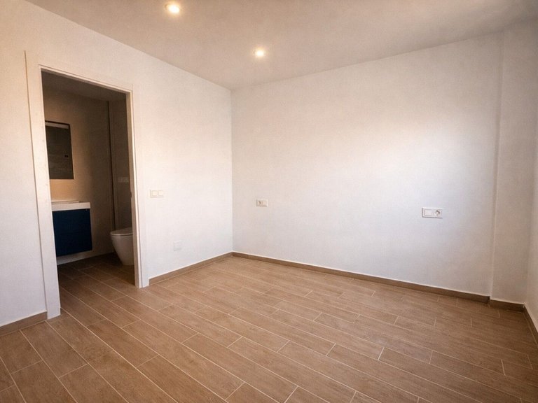 Apartment for Sale in Fuengirola, Malaga 16