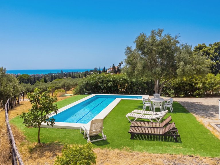 Villa for Sale in Estepona, Malaga 10