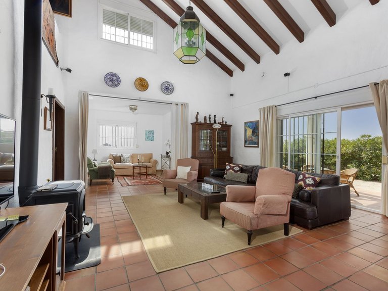 Villa for Sale in Estepona, Malaga 2
