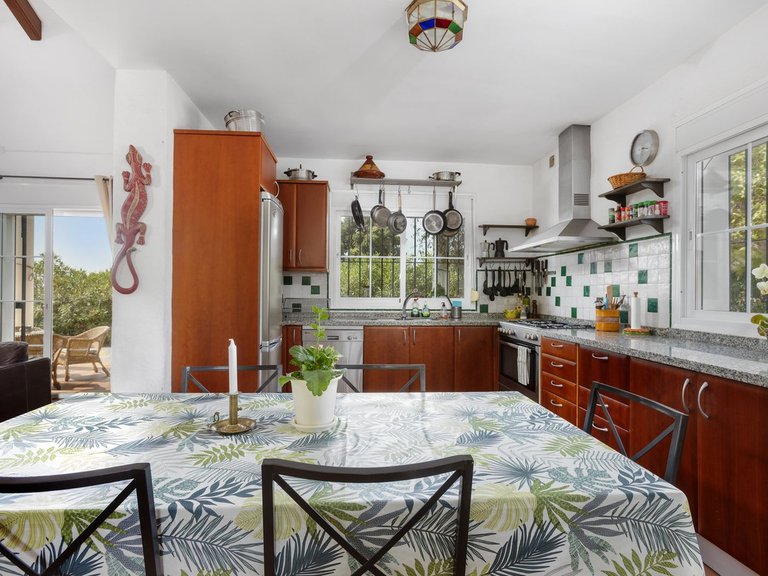 Villa for Sale in Estepona, Malaga 4