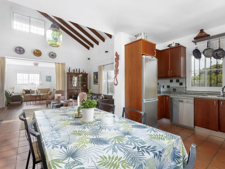 Villa for Sale in Estepona, Malaga 5