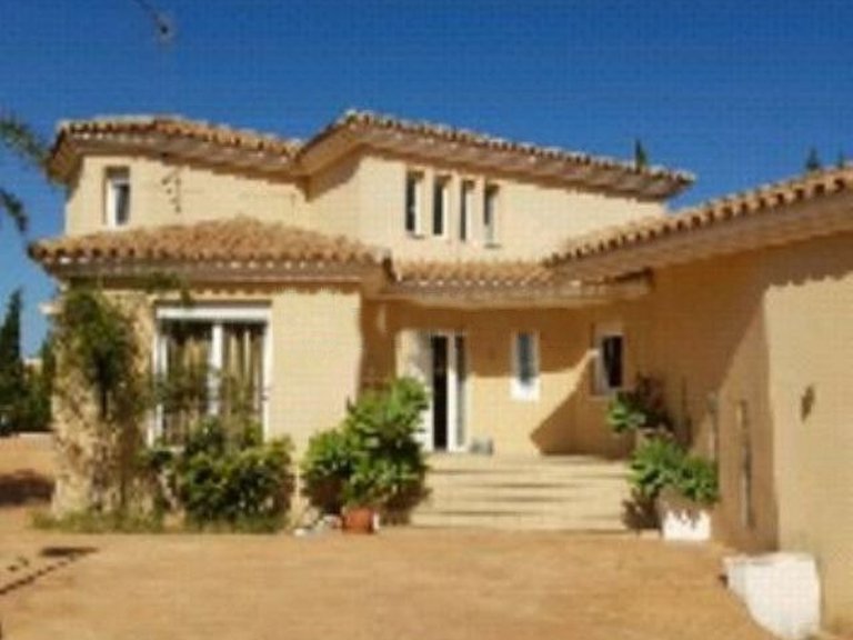 Villa for Sale in El Pinillo, Malaga 1