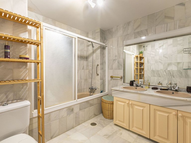 Apartment for Sale in Nueva Andalucía, Malaga 14