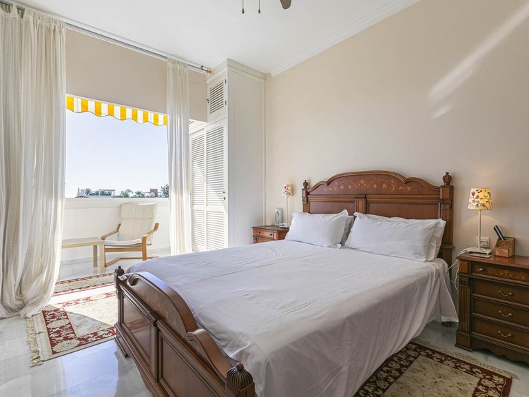 Apartment for Sale in Nueva Andalucía, Malaga 17