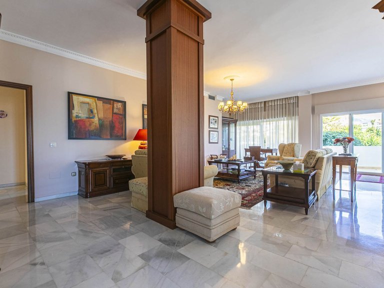 Apartment for Sale in Nueva Andalucía, Malaga 2