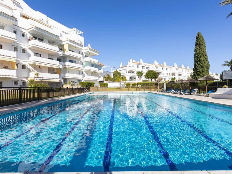 Apartment for Sale in Nueva Andalucía, Malaga 27