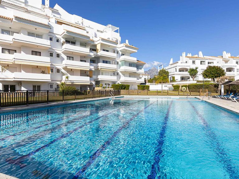Apartment for Sale in Nueva Andalucía, Malaga 28