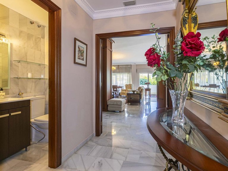 Apartment for Sale in Nueva Andalucía, Malaga 29
