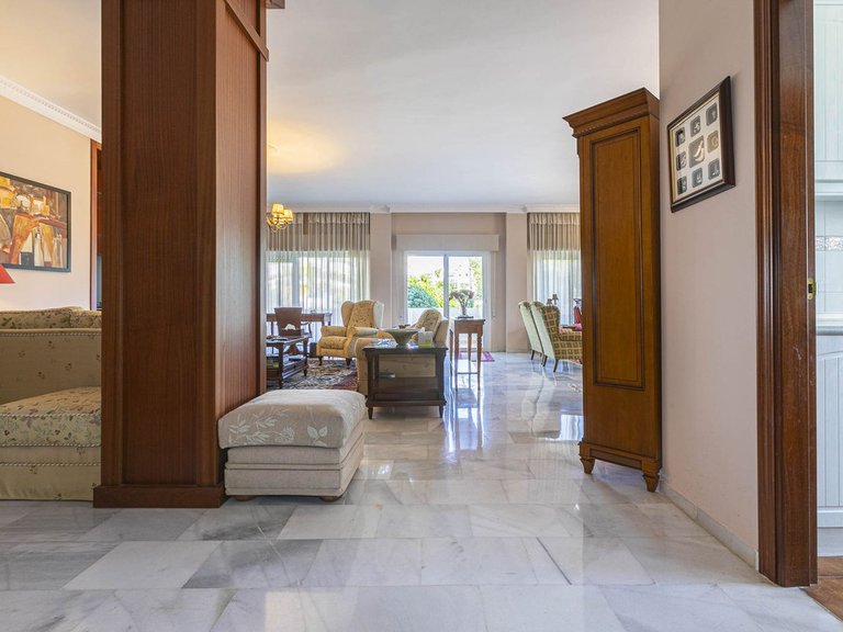 Apartment for Sale in Nueva Andalucía, Malaga 31
