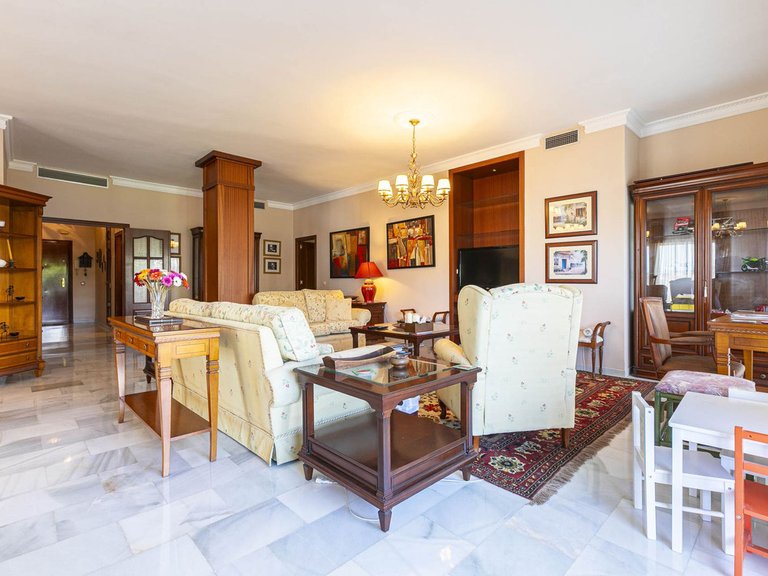Apartment for Sale in Nueva Andalucía, Malaga 5