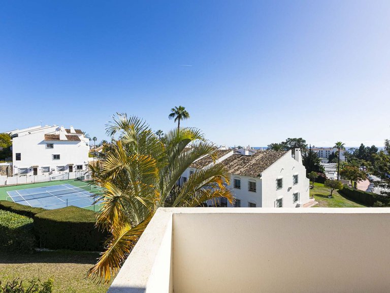 Apartment for Sale in Nueva Andalucía, Malaga 8