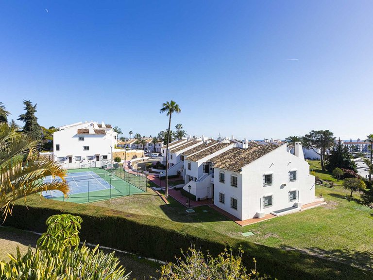 Apartment for Sale in Nueva Andalucía, Malaga 9