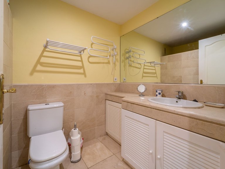 Apartment for Sale in Los Arqueros, Malaga 12