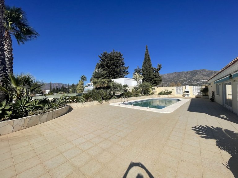 Villa for Sale in Sierrezuela, Malaga 17