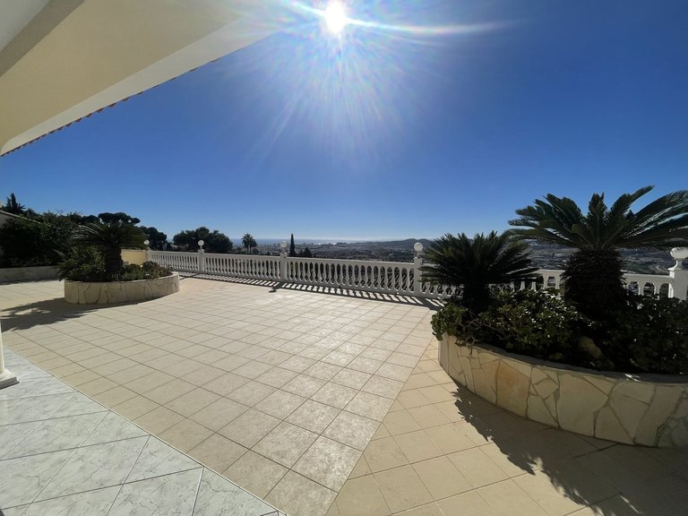 Villa for Sale in Sierrezuela, Malaga 18