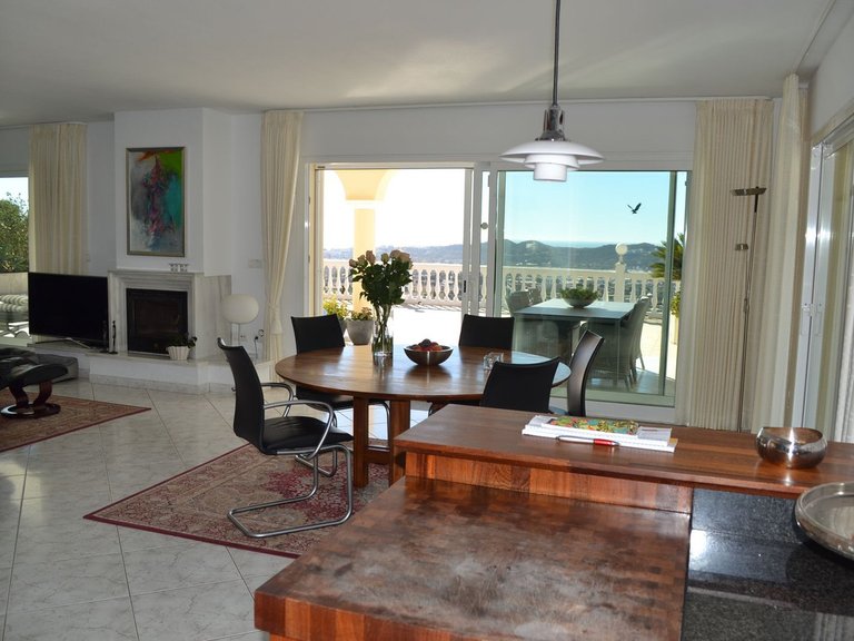 Villa for Sale in Sierrezuela, Malaga 19