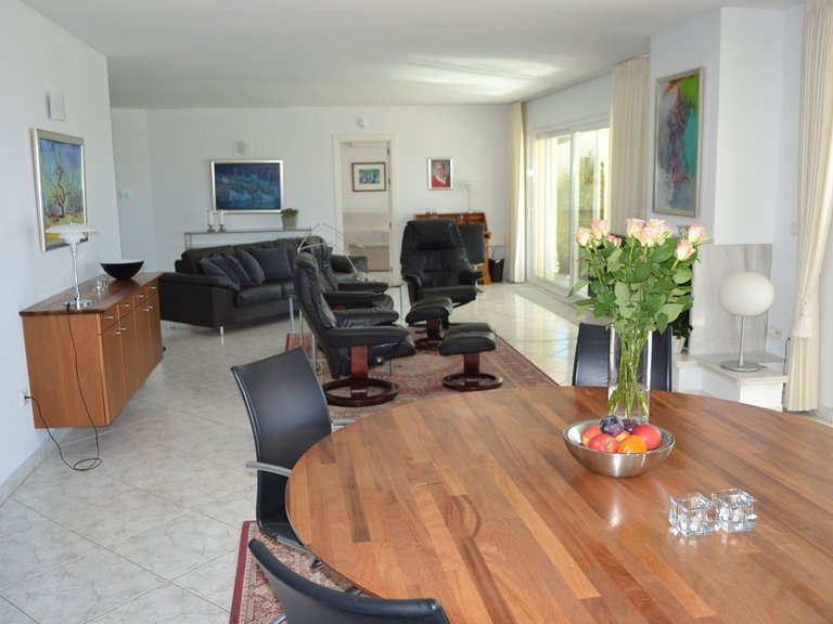 Villa for Sale in Sierrezuela, Malaga 26