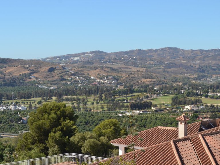 Villa for Sale in Sierrezuela, Malaga 7