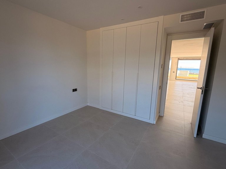 Apartment for Sale in New Golden Mile, Malaga 12
