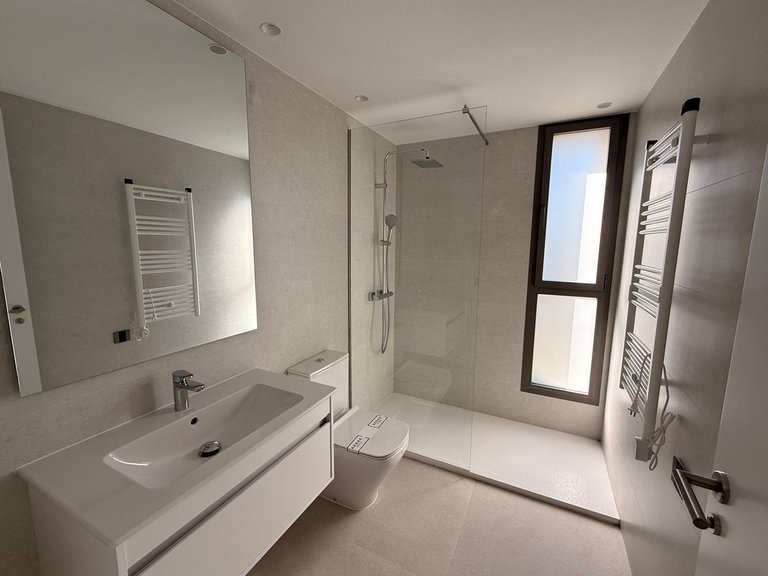 Apartment for Sale in New Golden Mile, Malaga 13
