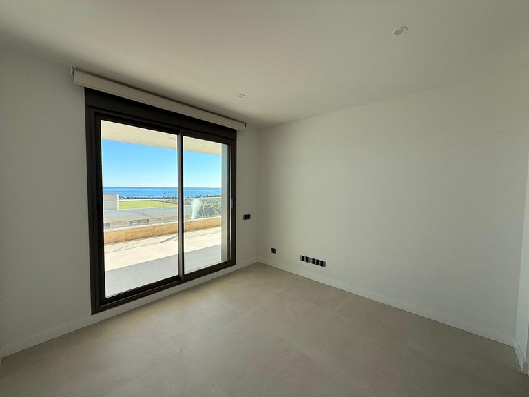 Apartment for Sale in New Golden Mile, Malaga 14