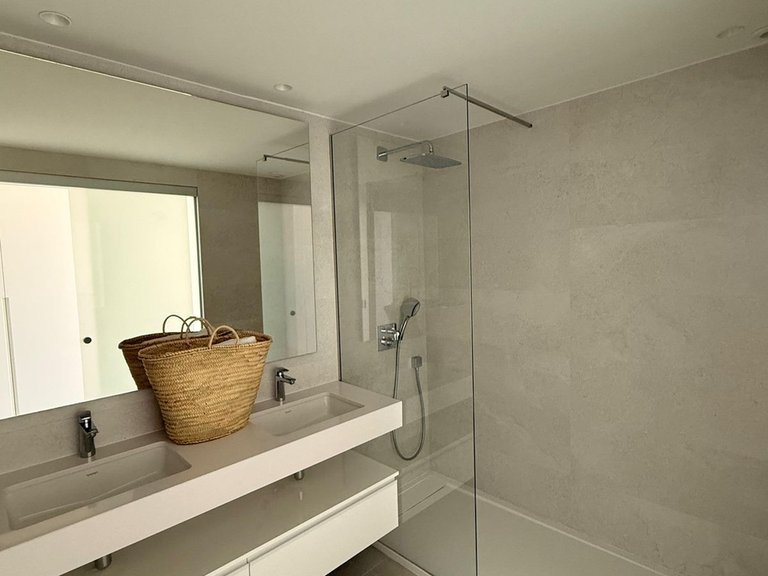 Apartment for Sale in New Golden Mile, Malaga 18