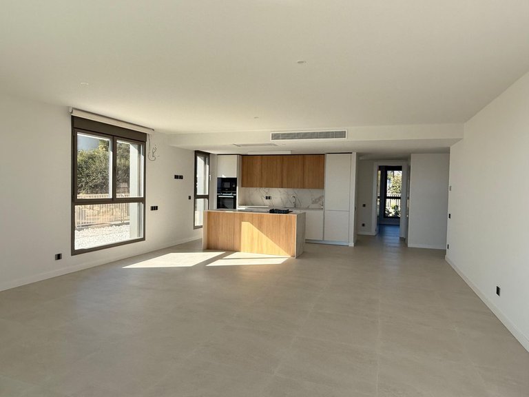 Apartment for Sale in New Golden Mile, Malaga 4