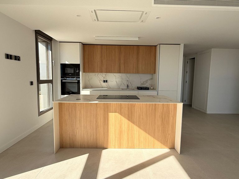 Apartment for Sale in New Golden Mile, Malaga 6