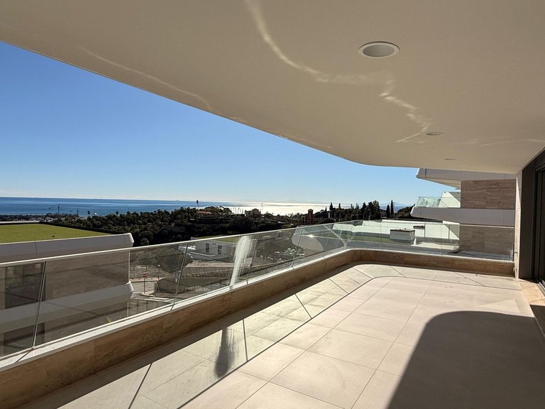 Apartment for Sale in New Golden Mile, Malaga 7