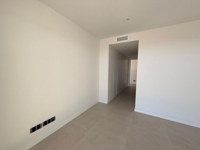 Apartment for Sale in New Golden Mile, Malaga 8