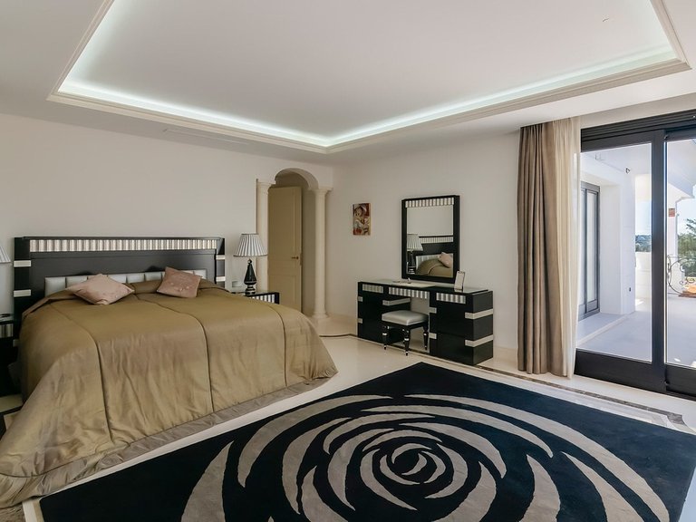 Villa for Sale in Sotogrande, Cadiz 23